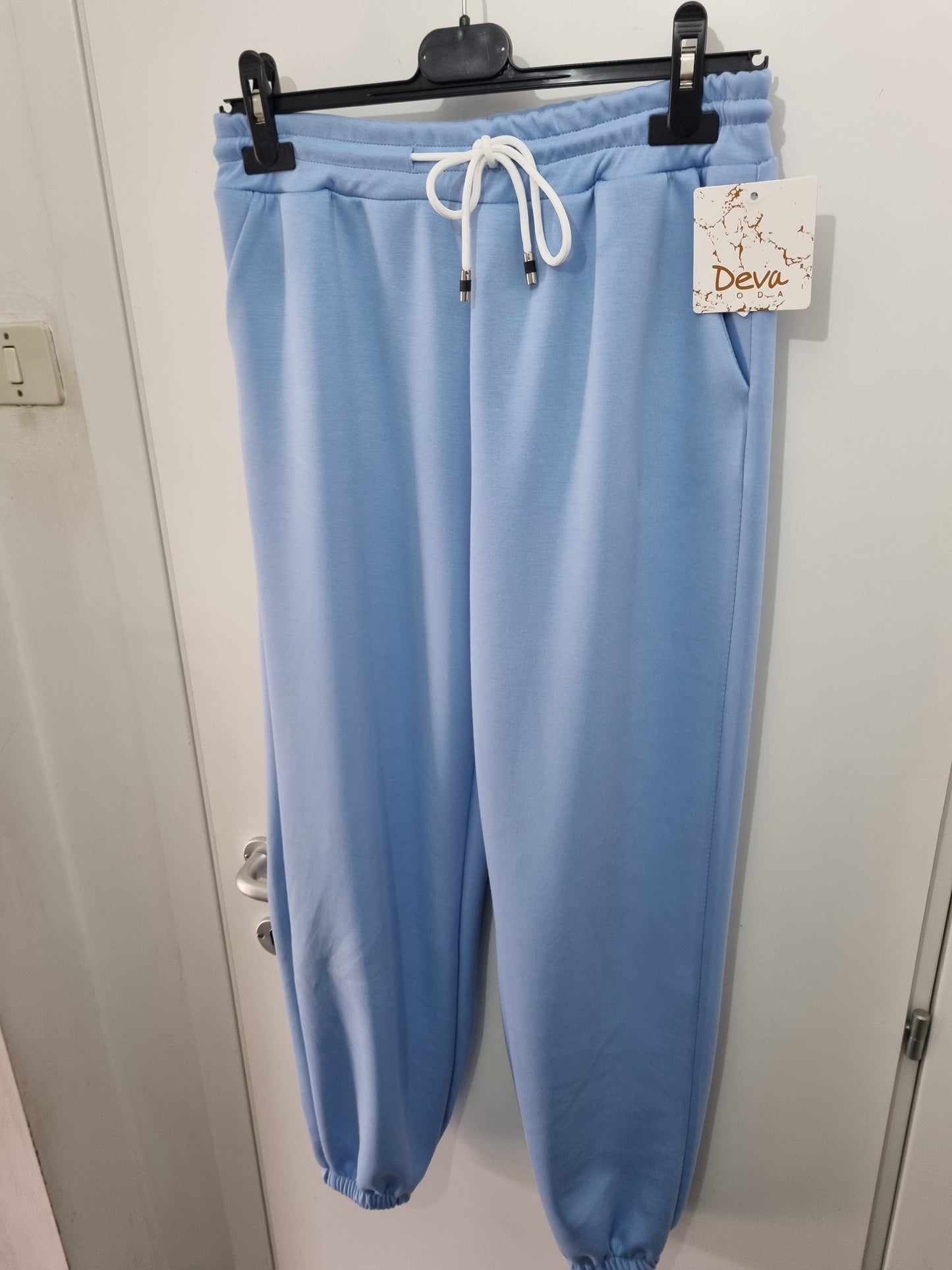 Pantaloni tuta